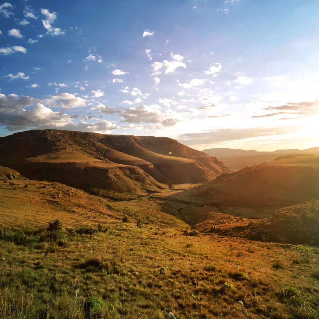 roywrench's tweet photo. Last morning in Clarens at the @BMWMotorradSA #MotorradDaysSA // Love riding the roads out here.. https://t.co/0kgP0dsa8x
