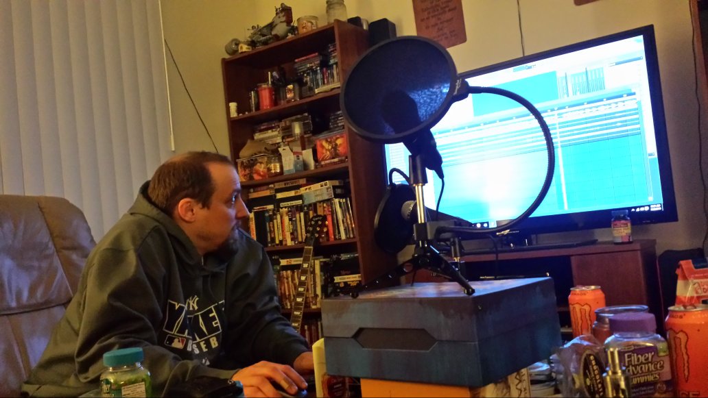 TrueOGNetwork's tweet photo. @StropeDavid hard at work editing the new episode of Thirty and Nerdy #bellservice https://t.co/x2ybHGhULd
