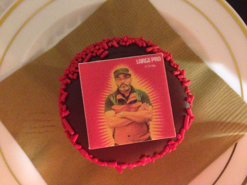 Chevon's tweet image. Dessert is served at the #SoulfulSips x #LargePro soirée