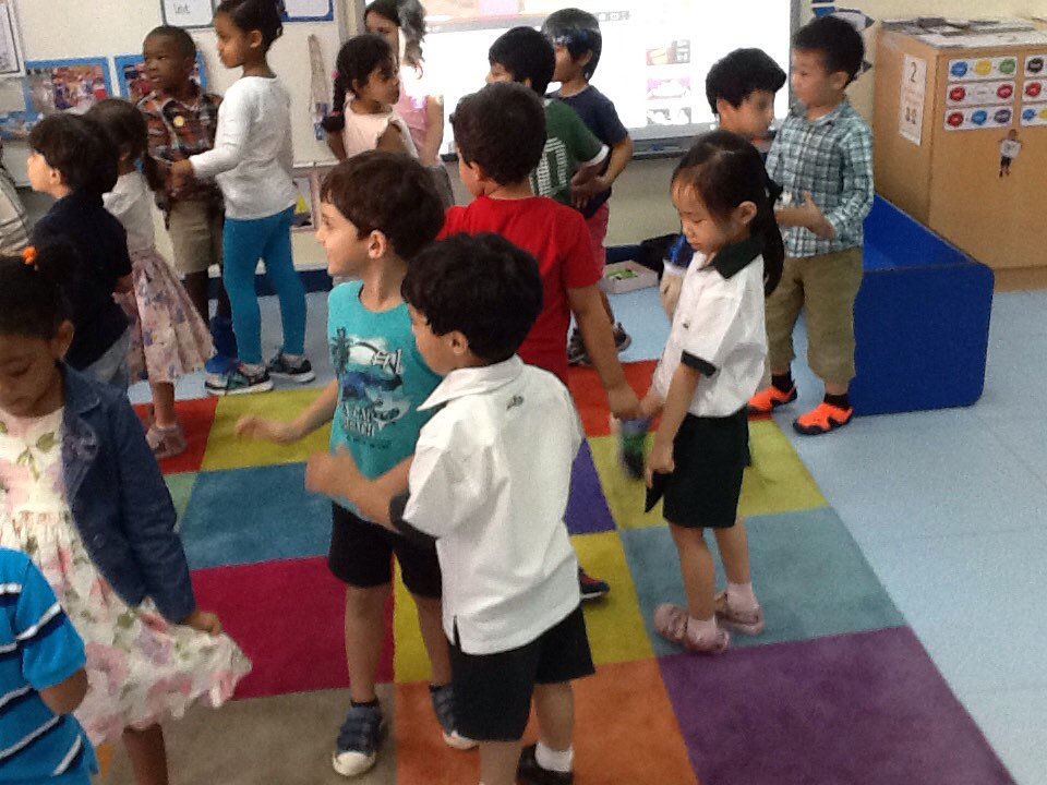 DIS_Dubai's tweet image. #LetsSharePrimary Around the World game to involve all learners and solve questions #QuestioningTechniques #Thinkers