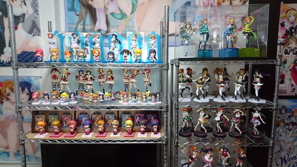 ゆたか Twitter Da 飾るフィギュアをラブライブだけに絞ってみた キラセンbirthdayシリーズとスクフェスシリーズ スノハレが増えたら飾り方はまた考えよう T Co Ulgn3b62wj