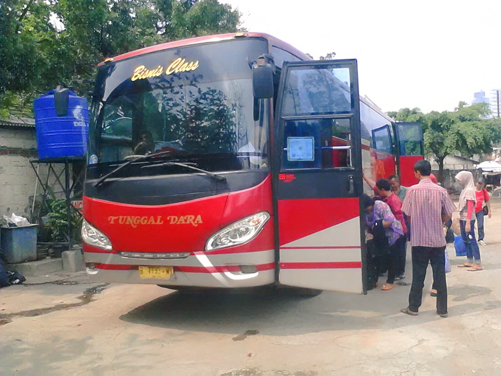 Dane_sheckler02's tweet photo. @Tunggal_Dara alhamdulillah BACnya bnyk penumpangnya =D https://t.co/X4lUDeKRQU