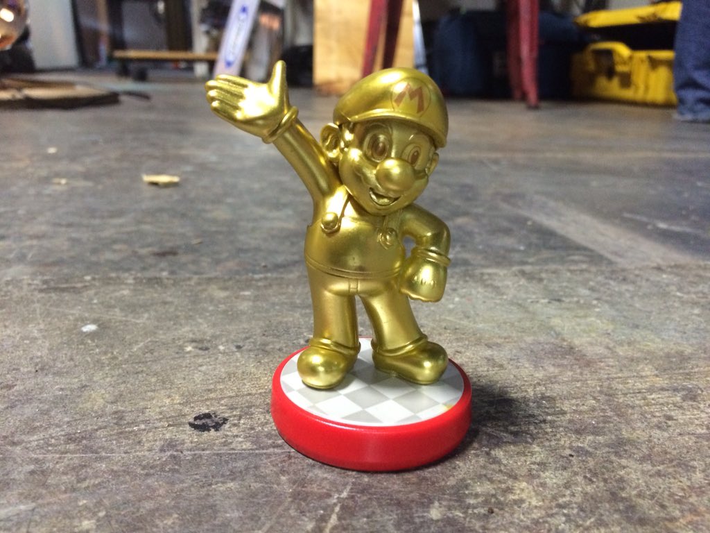 RegulationLP's tweet image. Today, the world loses a Gold Mario. #RTExtraLife 
roosterteeth.com/extralife