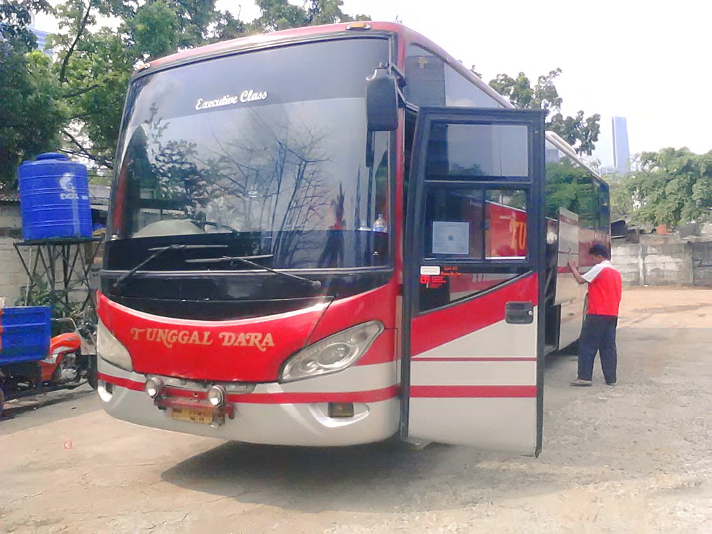 Dane_sheckler02's tweet photo. @Tunggal_Dara menunggu penumpang exe01 live #mampangarea #squad_MBL https://t.co/uzyVXCK7RQ