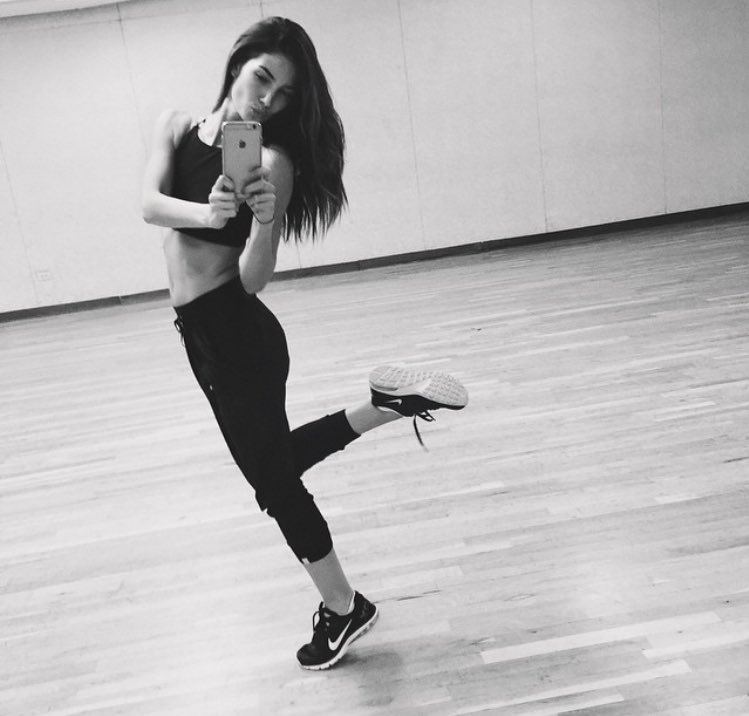 jesse_anders's tweet image. Off to rehearsals now 💋💃🏻