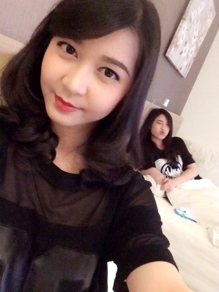 jcvrnd19's tweet photo. Okee kali ini angle yang lebih jelas @Naomi_JKT48 ,
😉😁 https://t.co/Pkl4OHJMi4