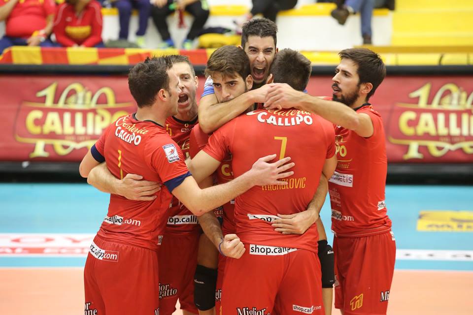 TonnoCallipoVol's tweet photo. #A2MVolley #UnipolSai #vibosiena Che grinta i nostri ragazzi!!! @3davidemarra https://t.co/2XHjVfxZek