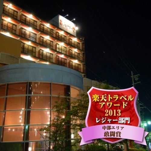 carlymwb61's tweet photo. 湯田中温泉　よろづやアネックス湯楽庵
登録有形文化財の「桃山風呂」と信州屈指の「庭園露天風呂」をご利用可能！一人旅歓迎。
https://t.co/52jULzfbLG https://t.co/qgALljqJ2M