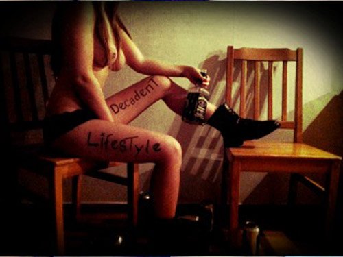 DecadentLife tweet picture