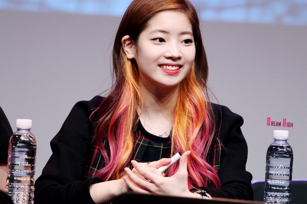 dreamhigh0528's tweet photo. 151107 강남팬싸 #트와이스 #TWICE #다현 #DAHYUN Ur smile is my sunshine☀️ https://t.co/0Epb7Y5ecM