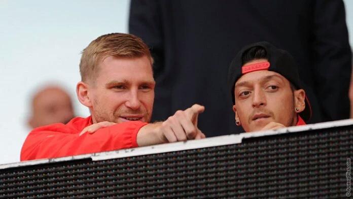 "Kualitasnya terbayar." <a href="/mertesacker/">Per Mertesacker</a> tentang performa @MesutOzil1088 untuk <a href="/Arsenal/">Arsenal</a> arsn.al/sbv1J8
