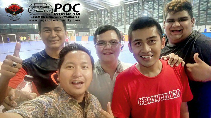 POCIndonesia's tweet photo. POC JAC Saat berolah raga footsal #pocindonesia #PajeroOwnersCommunity https://t.co/Yihsn5Ht6i