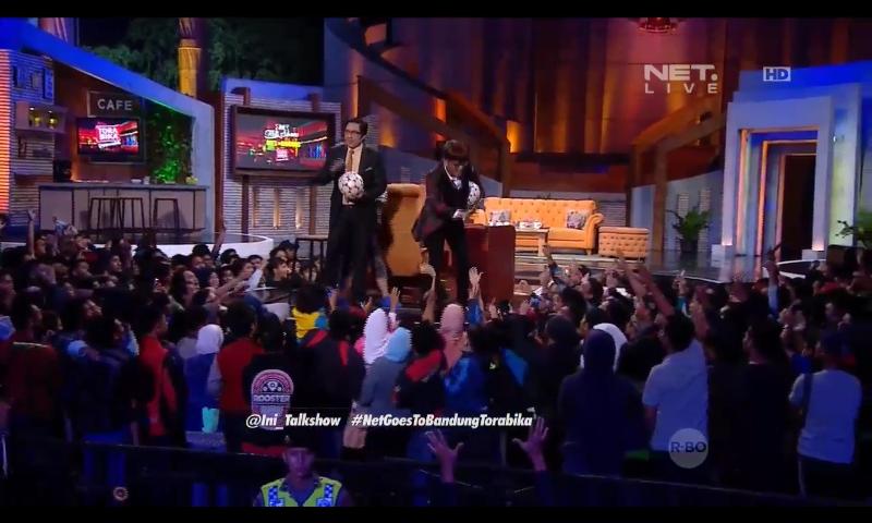Aaja142Dewi's tweet photo. Woww seruu bgeet @Ini_Talkshow @newsuleprikitiw @andretaulany74 @LeeJH_2107 @netmediatama #NetGoestobandungTorabika https://t.co/rqhhXbnLZb