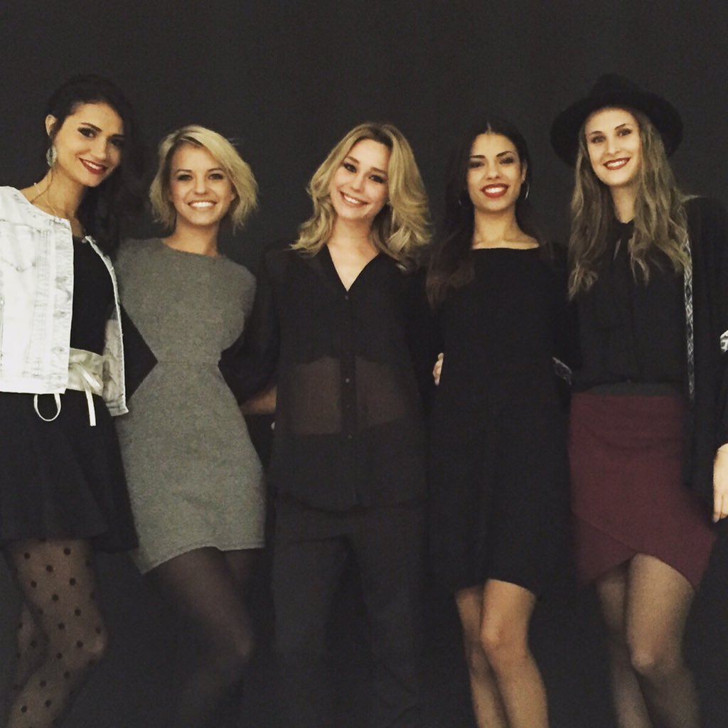 LauraPelosOff's tweet photo. The last show en région Languedoc 💜 @mariefabreoff @CossenetAlison, Virginie Guillin et Lucie Dumas https://t.co/vxzThnE3wa