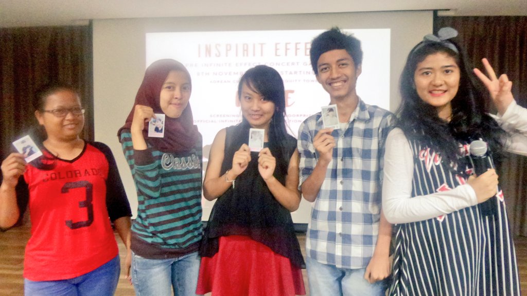 REVorganizer's tweet photo. 4 pemenang live report tweet!! Dapat polaroid member Infinite! Congrats girls! And boy! π #INSPIRITEFFECT https://t.co/rb6zDZtEfi