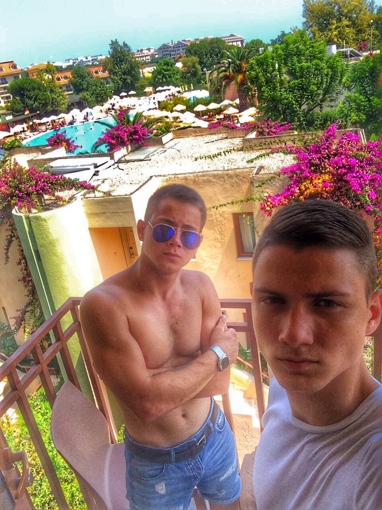 AP_Check's tweet image. 