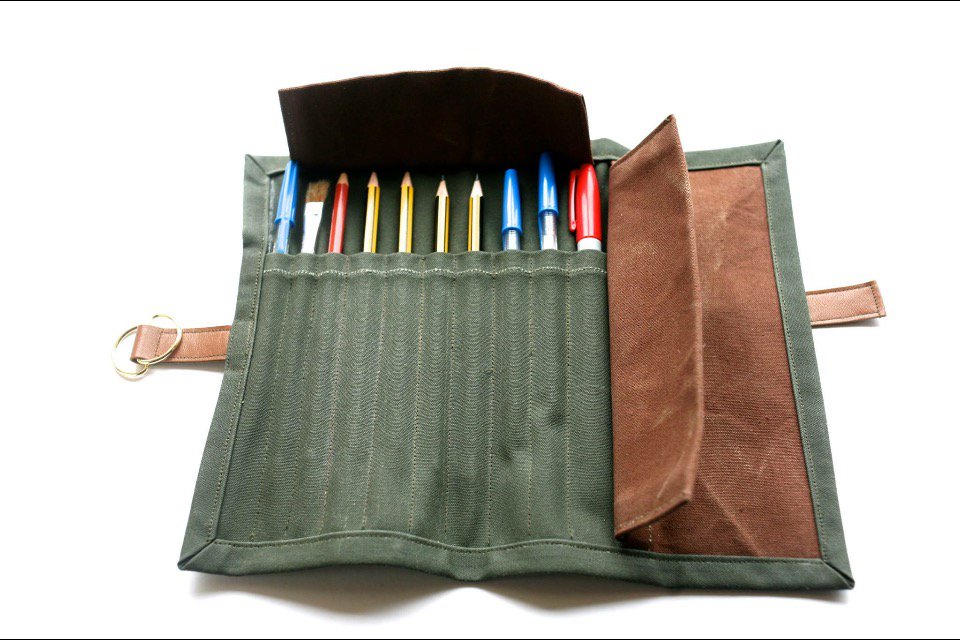 KateDunwell's tweet photo. @FLEatmarket exited for next week, I'm will be selling a few of Wills Upholstery pencil cases and knife rolls https://t.co/Z7QQXg3p5K
