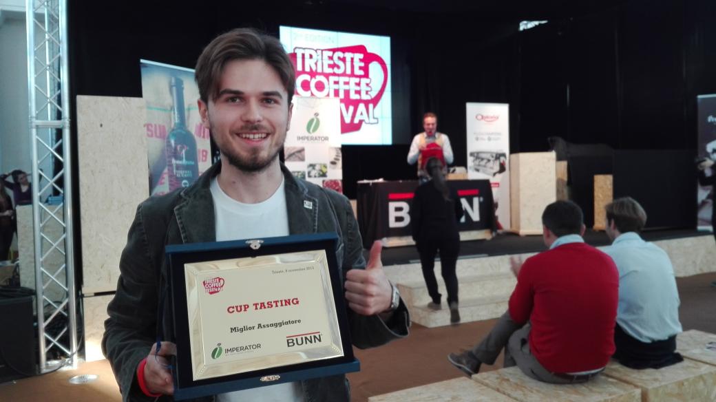 tscapitalecaffe's tweet photo. Il vincitore del CUP TASTING è Filippo Vidiz! Ma chi vincerà la CAPO in B CHAMPIONSHIP? #TriesteCoffeeFestival https://t.co/QG0apSHaUd