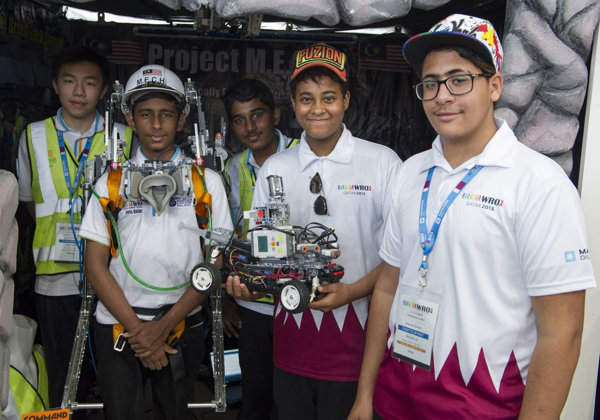RoboticsQatar's tweet image. يأتي #WRO2015 تتويجاً لبرنامج #جو_روبوت الذي يهدف إلى الارتقاء بمهارات العلوم والهندسة لدى الأجيال القادمة في #قطر