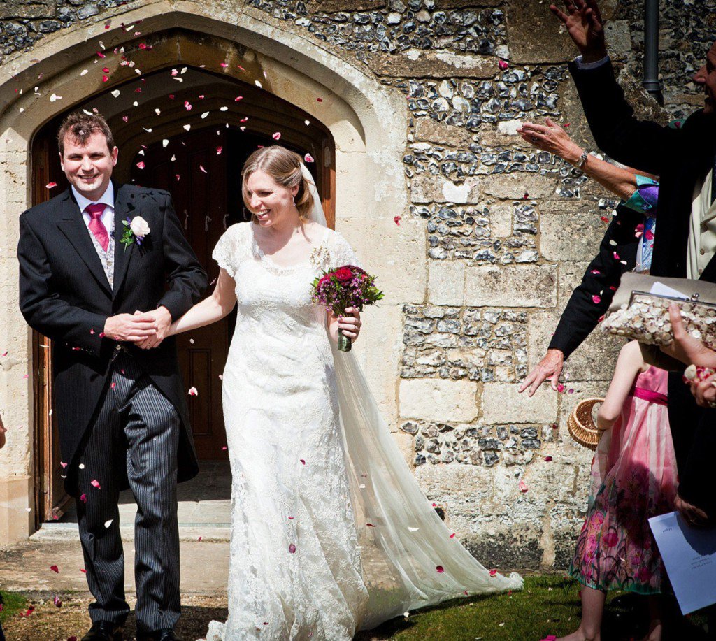 BridalCreatives's tweet photo. Just married!!! One of our brides Claire #thebigday #weddingdream #justmarried #beautiful #bride https://t.co/PeW9FjAdi4
