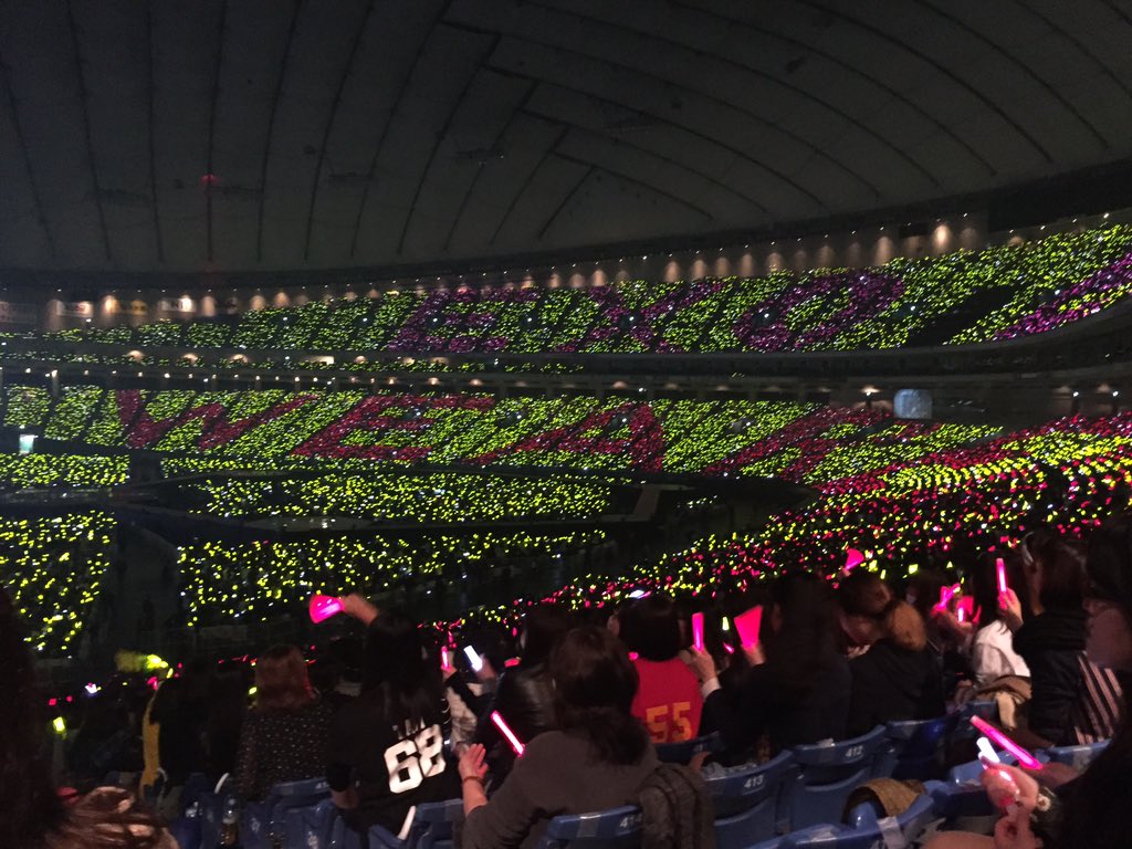 오늘자 엑소 일본 도쿄돔 콘서트 객석 모습 | 인스티즈