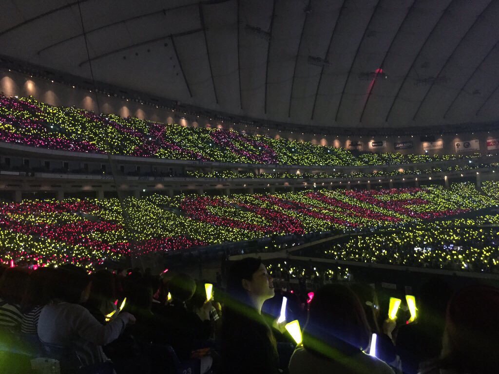 SMent_EXO's tweet photo. 151108 EXO WE ARE ONE https://t.co/GknJBxmixf