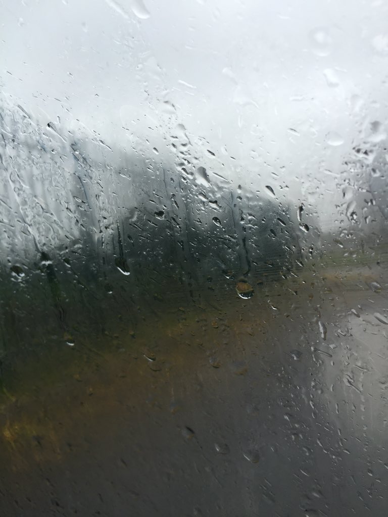 morganoreillys's tweet photo. In my 17 years refereeing never have I seen it so bad how am I gonna get out of this car!!! #onlygameon. https://t.co/oibpzUyqPw