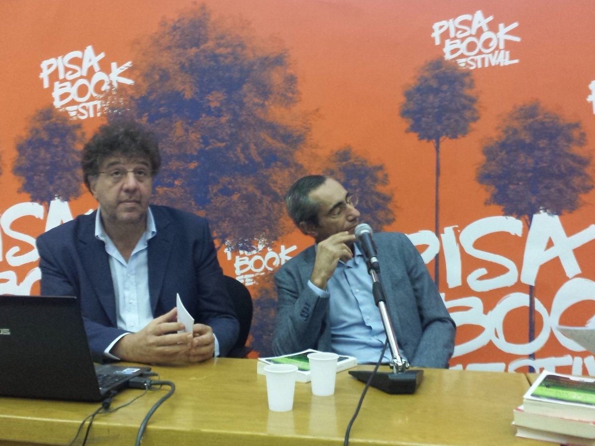 tramefestival's tweet photo. Ora al @pisabookfest @roberto_paolo @gaetanosava il caso non è chiuso il libro su #giancarlosiani https://t.co/oYYfWjOqXo