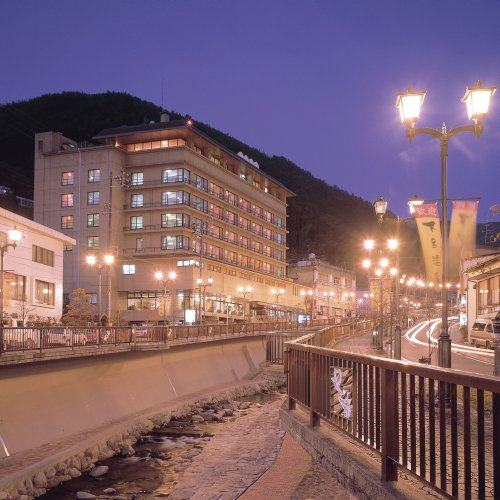 merryphh74's tweet photo. 下呂温泉　下呂ロイヤルホテル雅亭
楽天トラベル売れ筋旅館ランキング（１１〜５０室）東海エリア１位★貸切露天や露天付客室、お部屋食が人気
https://t.co/xC72GVQRRw https://t.co/yL3wfcyFBE