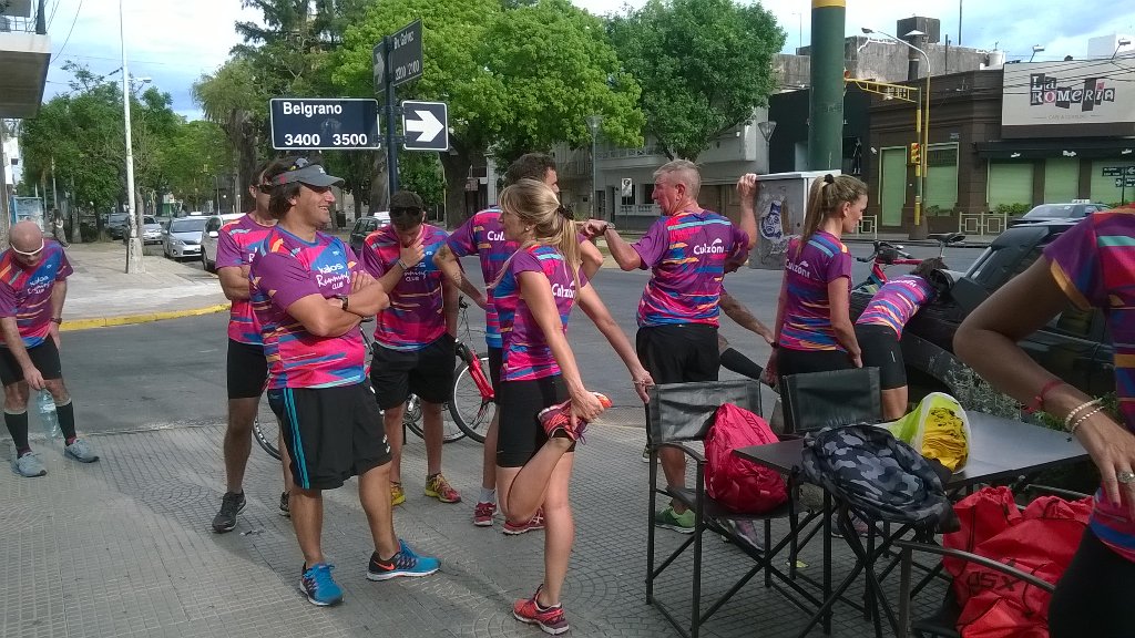 KalosRunningC's tweet photo. Entrenamiento keniata completo! Ahora a desayunar! 🍵🍎 #cafeiris #santafe https://t.co/Ug6tq8vzMi