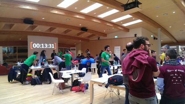 Claudio_Zucca's tweet photo. RT @carmelocaggia: Meno di un quarto d'ora alla fine di #Appathon2015. Facce stremate... https://t.co/0jhHYY2bkY https://t.co/hCWKFizjFv