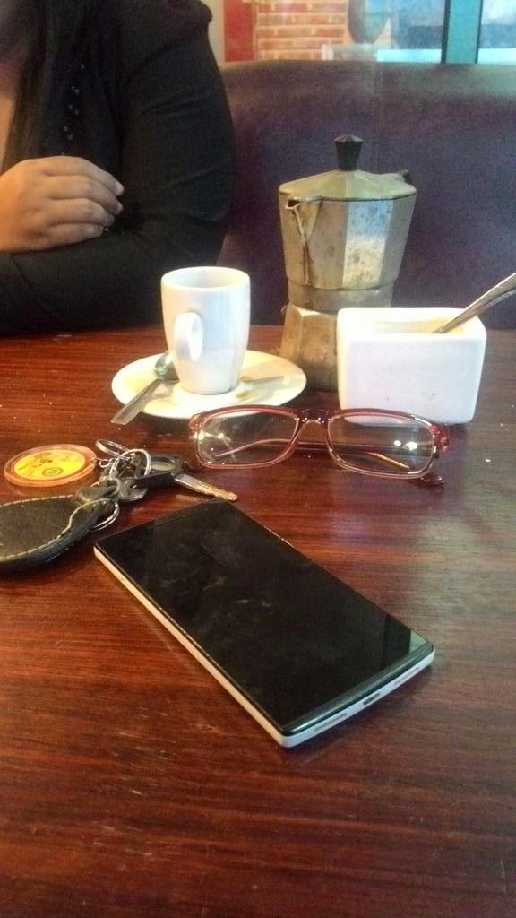Me_FinAperez's tweet photo. #NgopiGadis https://t.co/nCuUja6qa9