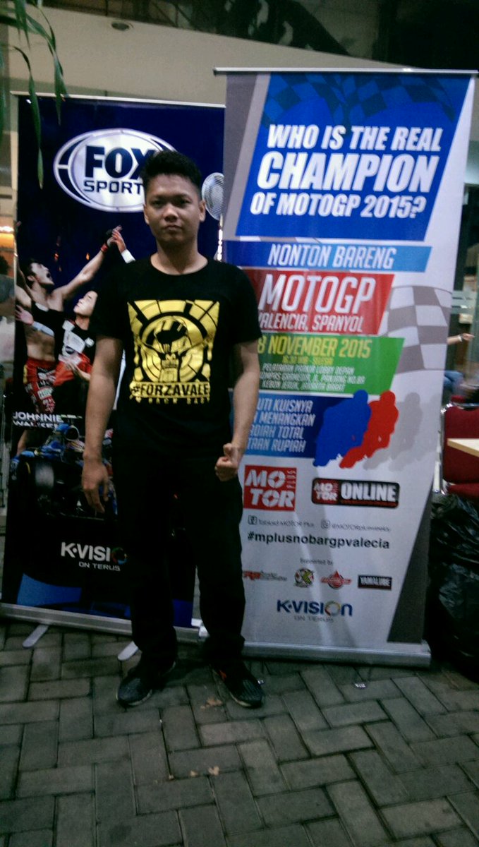 Anggiezeze's tweet photo. @kvisiontv @motorplusweekly @kompascom#federaloil @ yamalube#mplusnobargpvalencia#aa https://t.co/aZAHTgxrOU