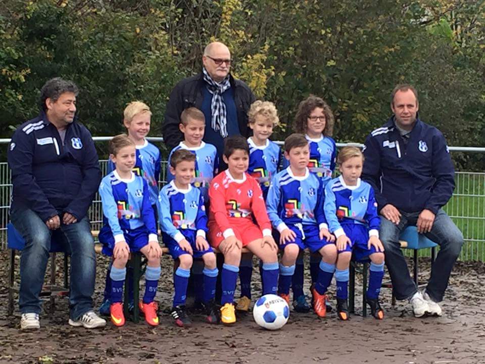 vvsvi's tweet photo. Drukke weken voor de groep vrijwilligers die teamfotos maken. Er zijn mooie foto's gemaakt van 65 teams en sponsors. https://t.co/XJINuhr6b5