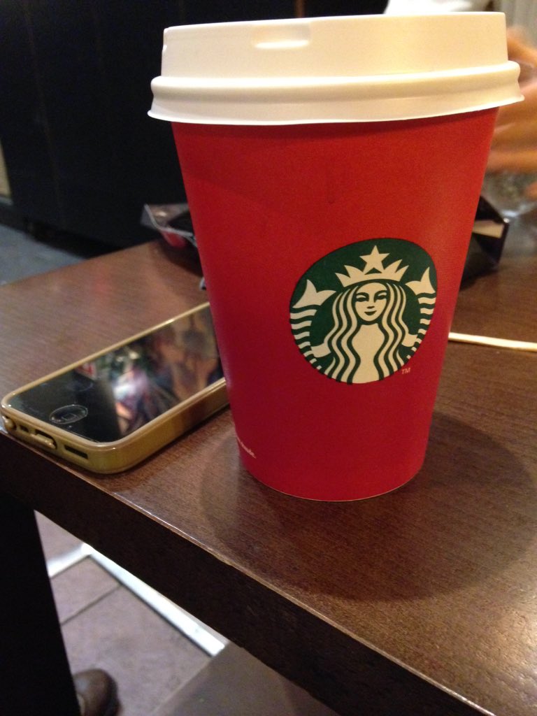 AndreitA_0204's tweet photo. Hot pumpkin spice latte https://t.co/fQYnUCbXqj