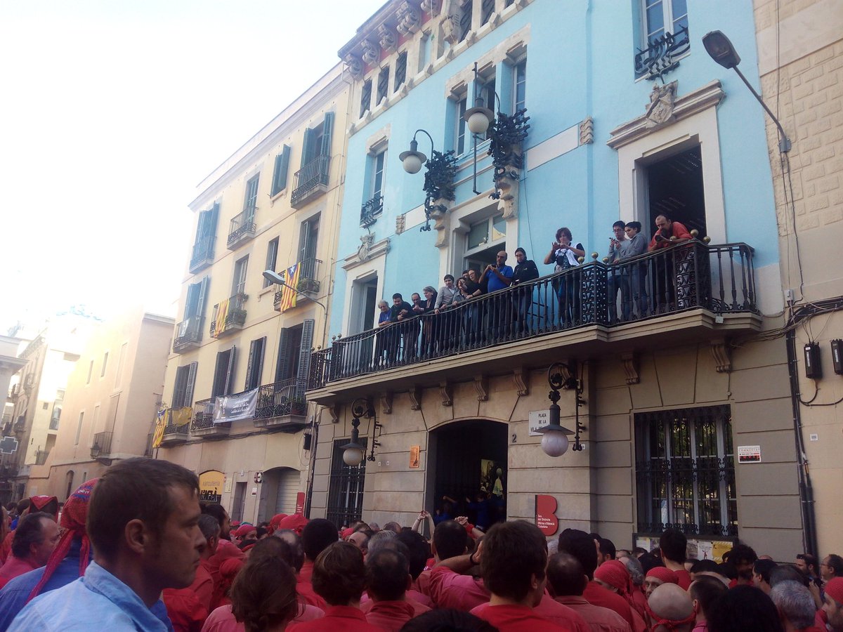 rogeramigo's tweet photo. #DiadaCVG amb @gespriu compromis de debo #CollaoRes https://t.co/HeF837EOVM