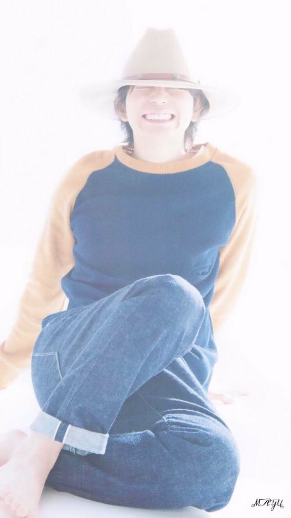 kit_ars_'s tweet photo. まじめで

つめたいと思われることもあるけれど

もちろんそんなことはなくて

とっても心優しく

じぶんのことは後回しにしてしまう。

ゆっくりだけど確実に前に進む。

ん？って優しく聞けるような人。

それがきみだと思うな。 https://t.co/TgHZeqSIFJ