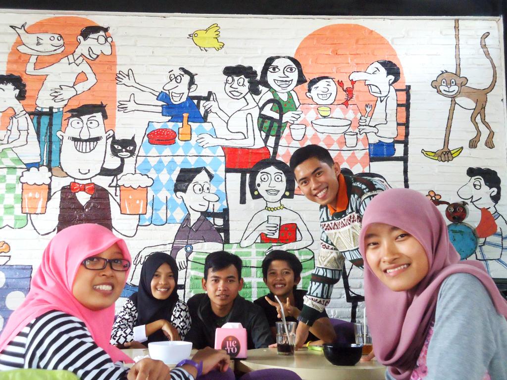 FirmanSHermawan's tweet photo. Efek lama tidak kumpul bareng, sekali kumpul yaaa beginilah. #jierowedangan #iclub #madiun #MNPic https://t.co/7SVgH4xg0x