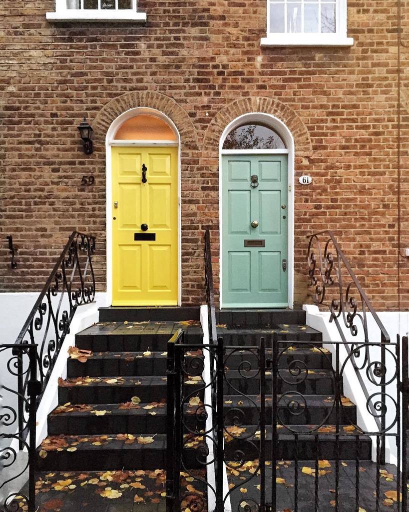 route_rocks's tweet photo. Knock knock who's at the door? @zobolondon @psychodreaming 🇬🇧🍂#ilovelondon #neighborhoodnumbers by neumarc https://t.co/TFwNXP9csx