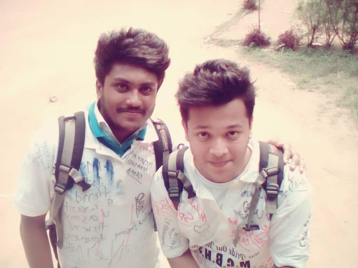 efazc01's tweet photo. with one of mah besty https://t.co/OPZizEJz77