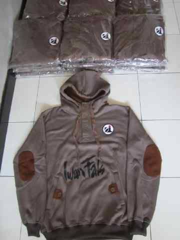 Butik Iwan Fals tweet media
