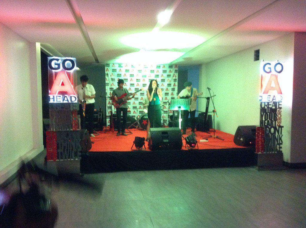 first band mr&amp;mrs mari merapat! #goaheadpeople #Asquad #theJOURNEY