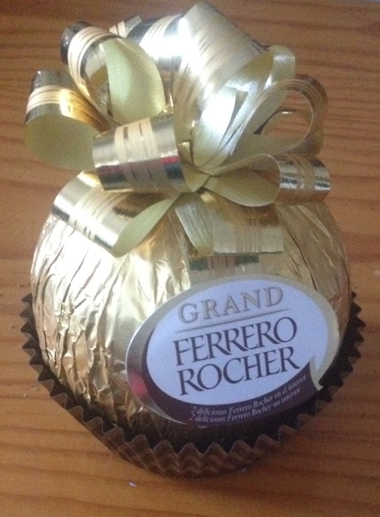 ¿Alguien quiere uno? Desayuno ricooo de domingoooooo #Misprefes #Maxiferreroysusferreritos