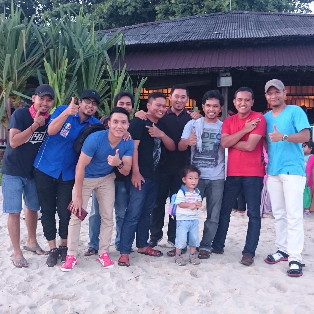 oziyanibet's tweet photo. ALUMNI SMA N6 BALIKPAPAN 2002 https://t.co/EH2hCMgNOz