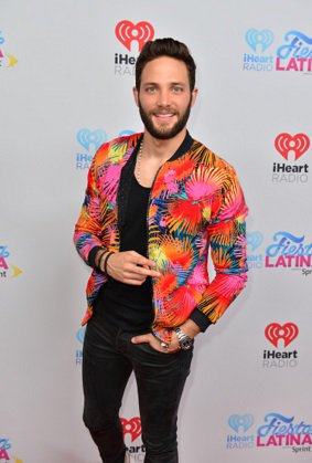 TLMDFansBG's tweet photo. Que papacito #Coronelitos @gabrielcoronel en la alfombra roja de #iHeartFiesta https://t.co/5XUVUHRSxK