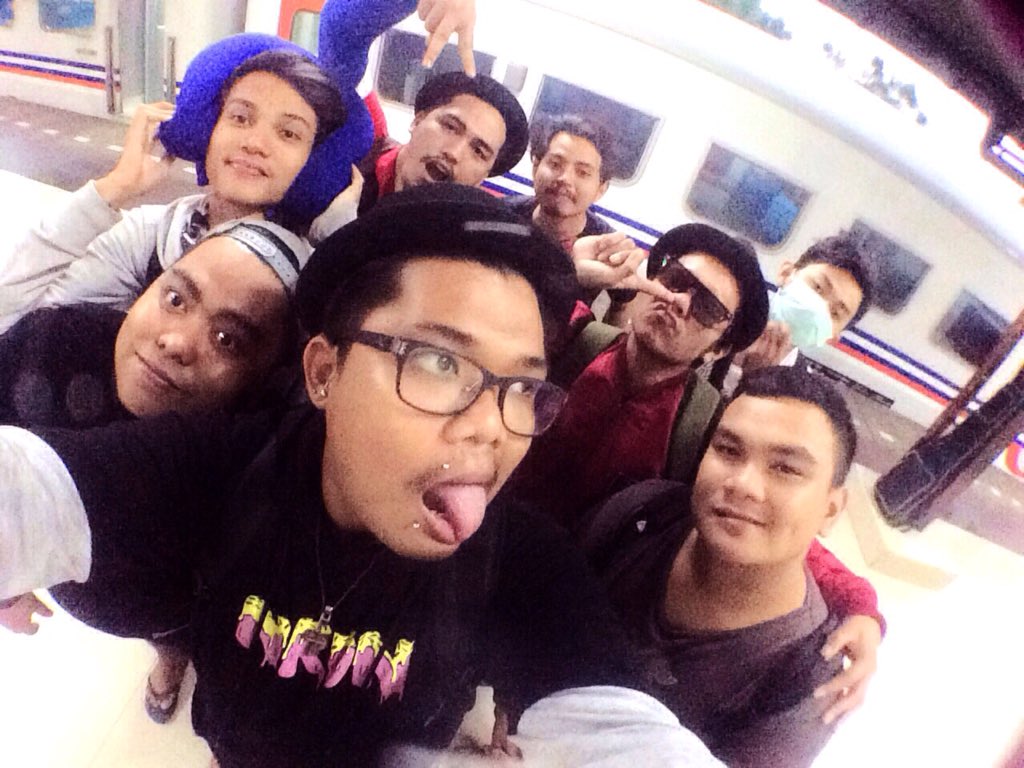 #latepost sampai dengan selamat. Next #ROTshow tgl 21 &amp; 22 di bekasi