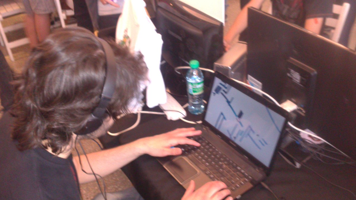 Cabezotta's tweet photo. Ethereal was tested with human beings! #eva2015 #indiedev #gamedev https://t.co/xnDuYRzaIM