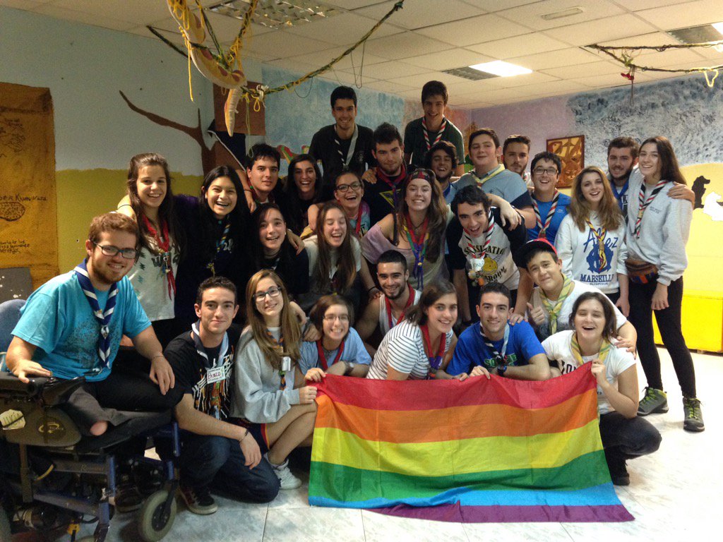 Ese foro como mola se merece una ola 🌊, otra ola 🌊, un tsunami eh! eh! eh! eh! #ForoEdM15