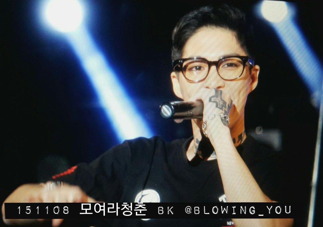 blowing_you's tweet photo. [PREVIEW] 151108 모여라청춘 BK
AFOS_BK #AFOS #BK#아���스 #모여라청춘 #��경 #비오는데안경 #김묻었네요 #잘생김 https://t.co/Wc2d3XxfY6