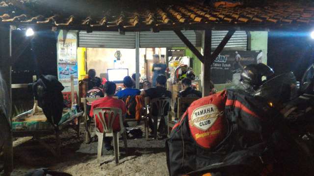 Demi <a href="/MotoGP_Trans7/">HL MOTOGP 🏁 🇬🇧</a>, teman2 mimin yg lg balik menuju arah pulang, sempat2nya rest untuk nobar di daerah lohbener